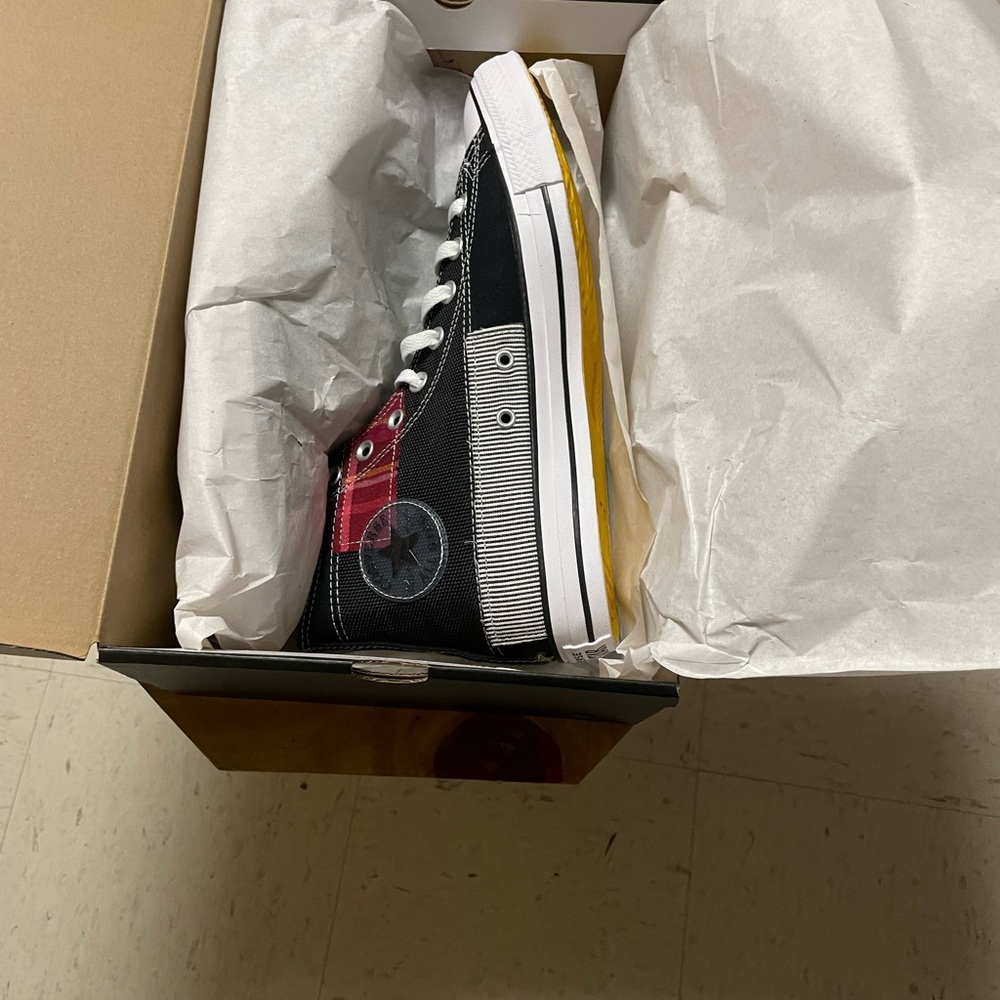 NIB Hacked Fashion Converse Chuck Taylor All Star Black White Cactus Flower